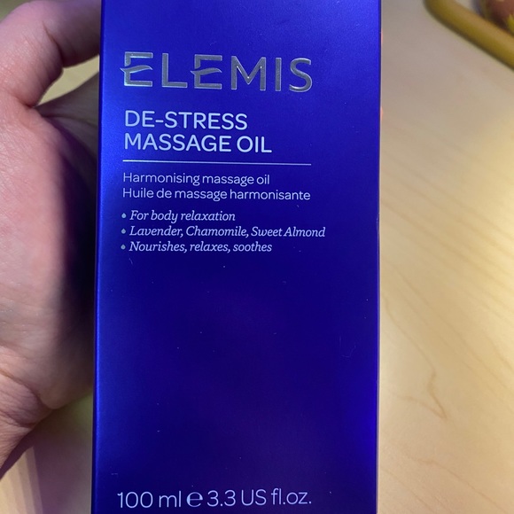 ELEMIS- De- Stress Massage Oil - Picture 4 of 5